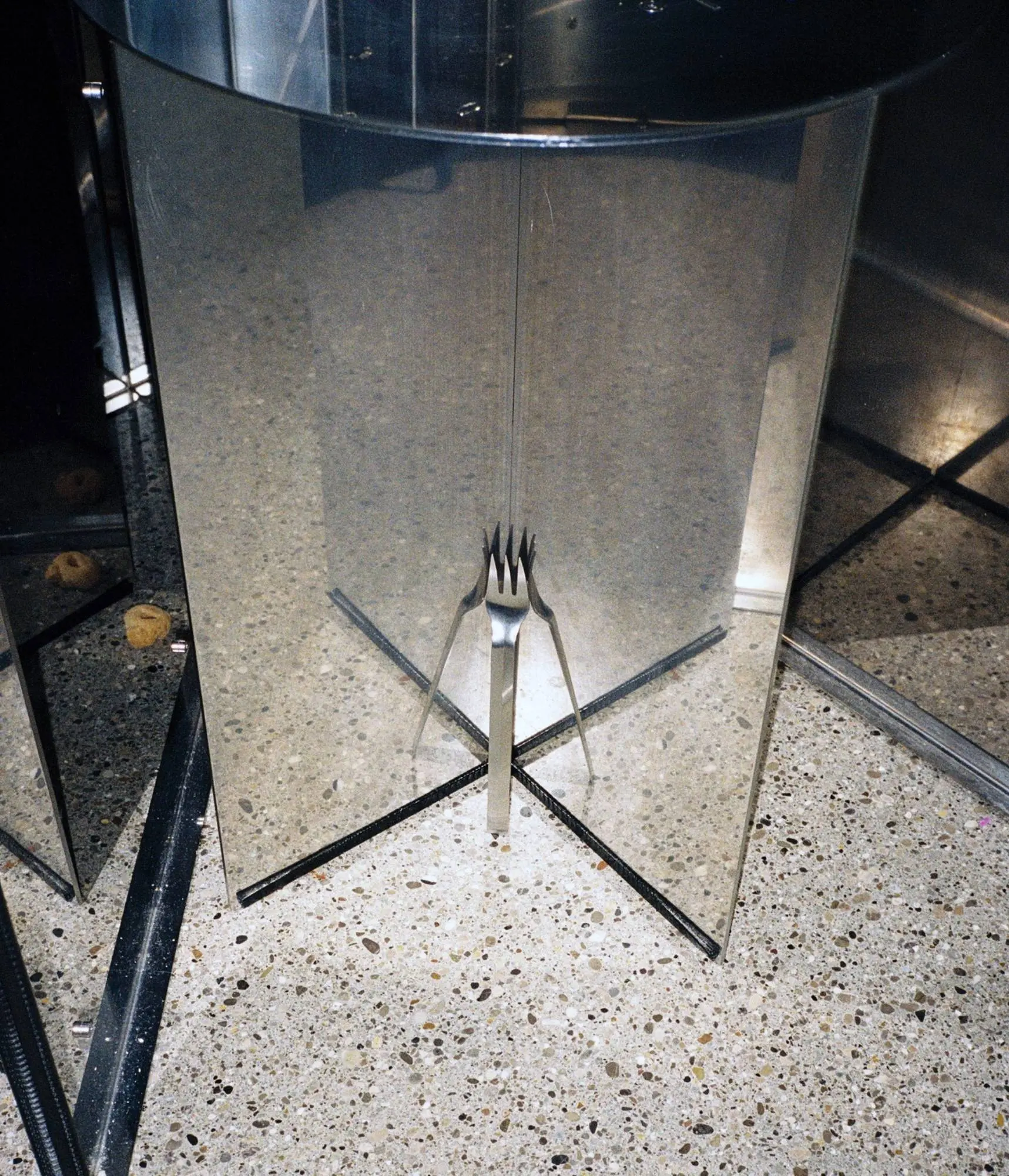 Mono V, 5 Piece Set Place Setting - Image 6